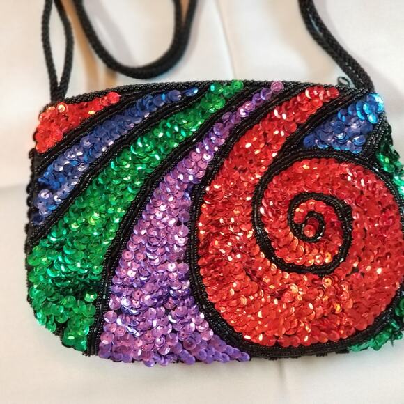 La Regale  LTD hand made in Macau sequined purse - Picture 5 of 12